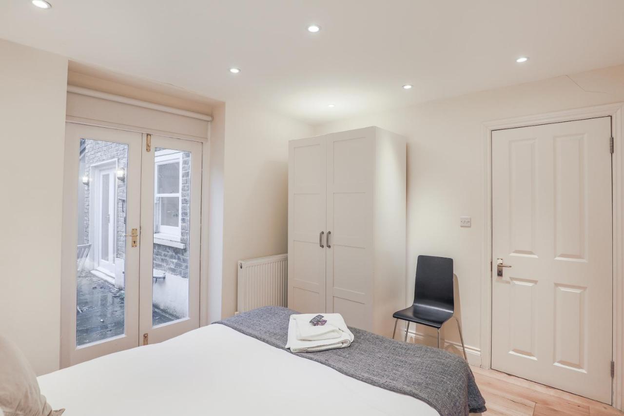 Oxford Gardens Apartments Londra Esterno foto