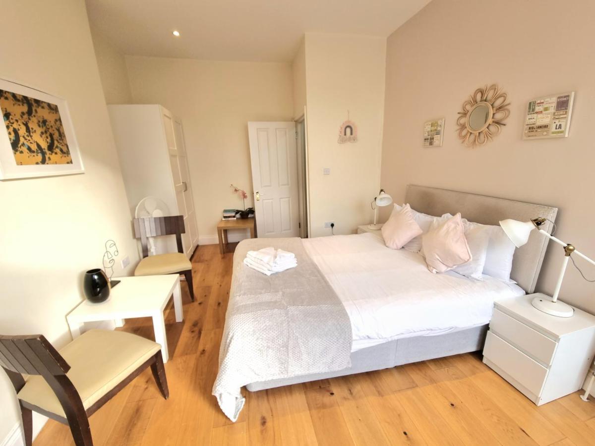 Oxford Gardens Apartments Londra Esterno foto