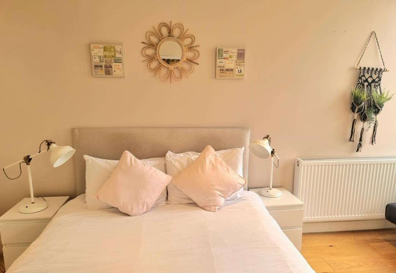 Oxford Gardens Apartments Londra Esterno foto